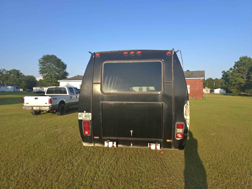 Ford-E350-super-duty-cutaway-1991