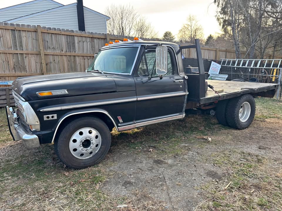 Ford-E350-super-duty-passenger-1968