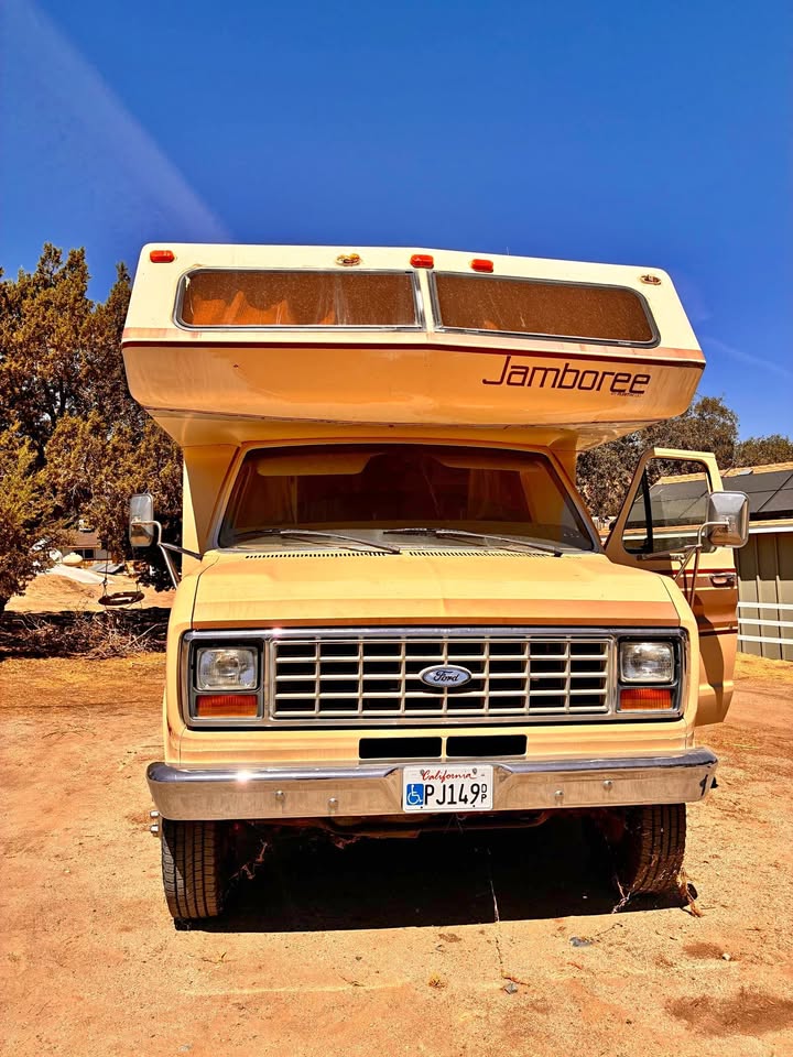 Ford-Ecoline-350-1985