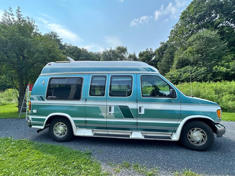 Ford-Econoline-150-1994