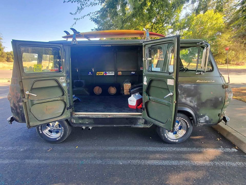 Ford-Econoline-1964