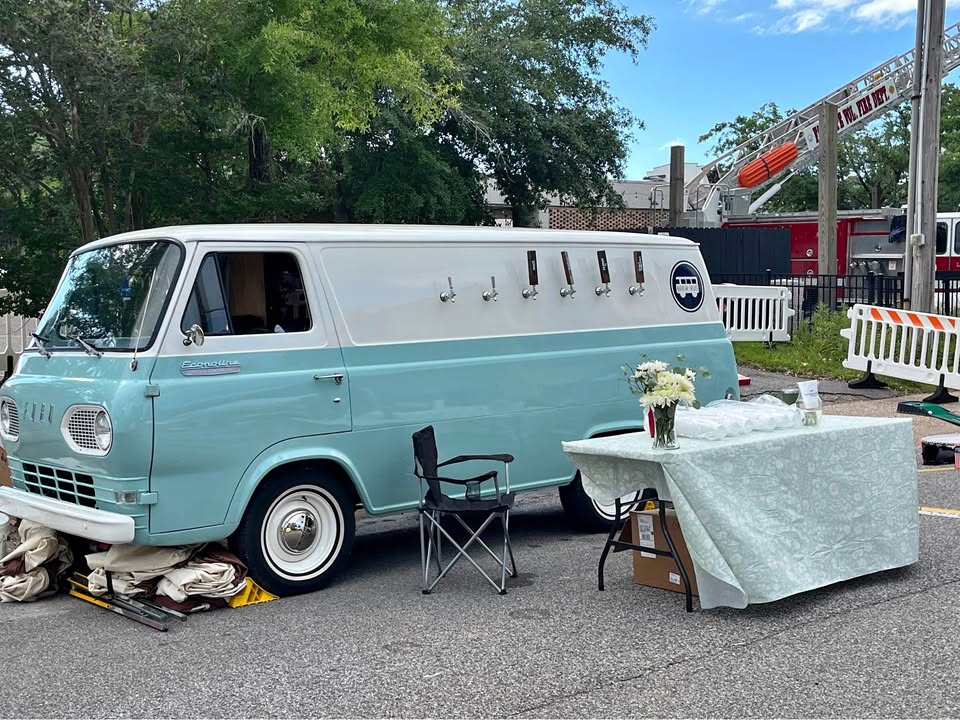Ford-Econoline-1966