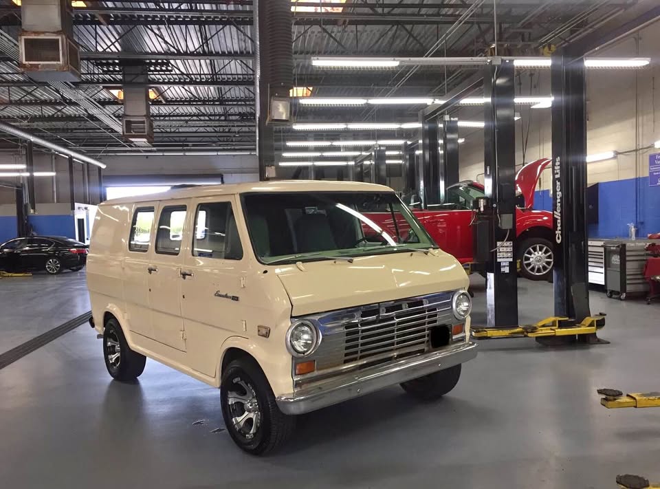 Ford-Econoline-1969
