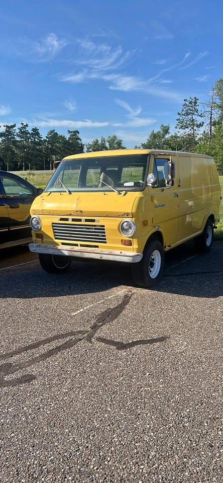 Ford-Econoline-1969