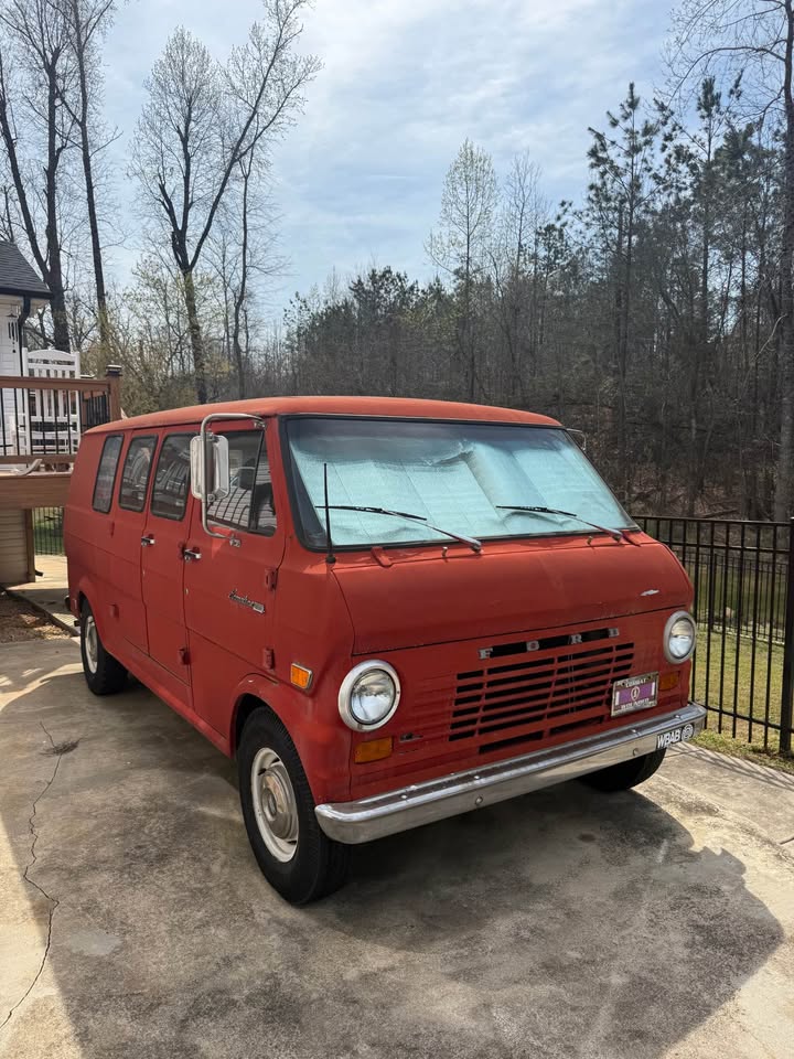 Ford-Econoline-1969
