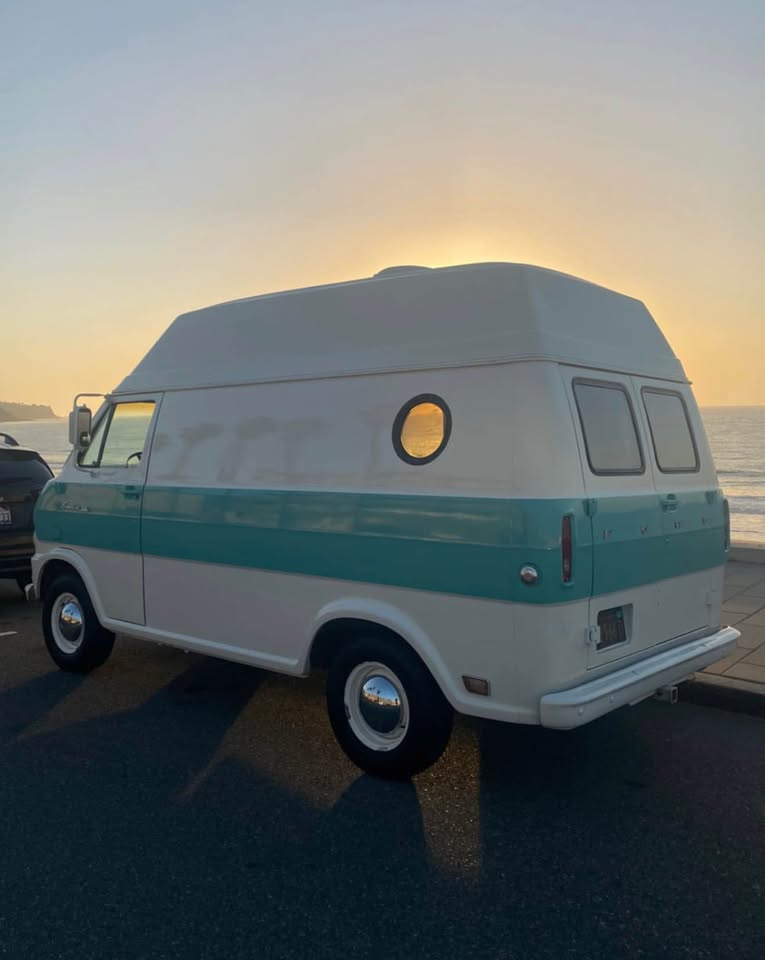 Ford-Econoline-1969
