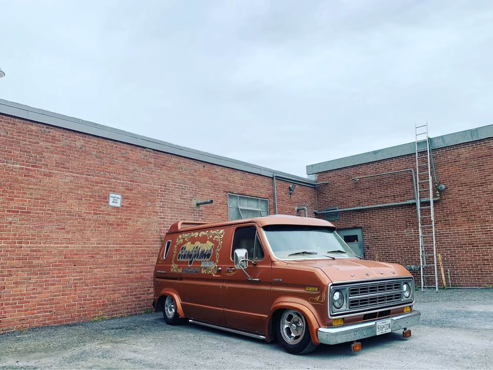 Ford-Econoline-1976