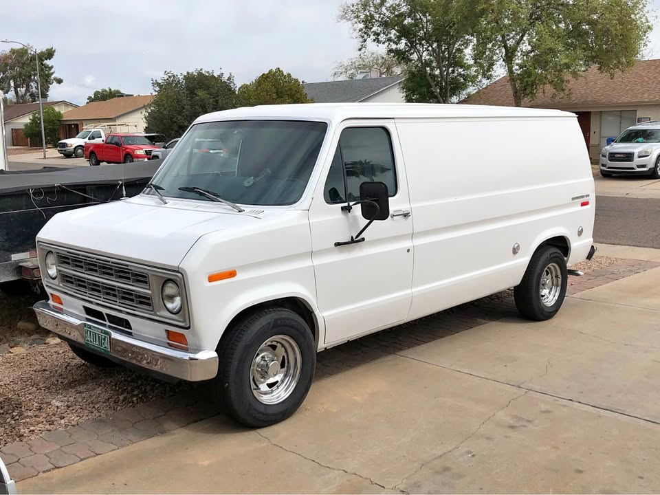 Ford-Econoline-1976