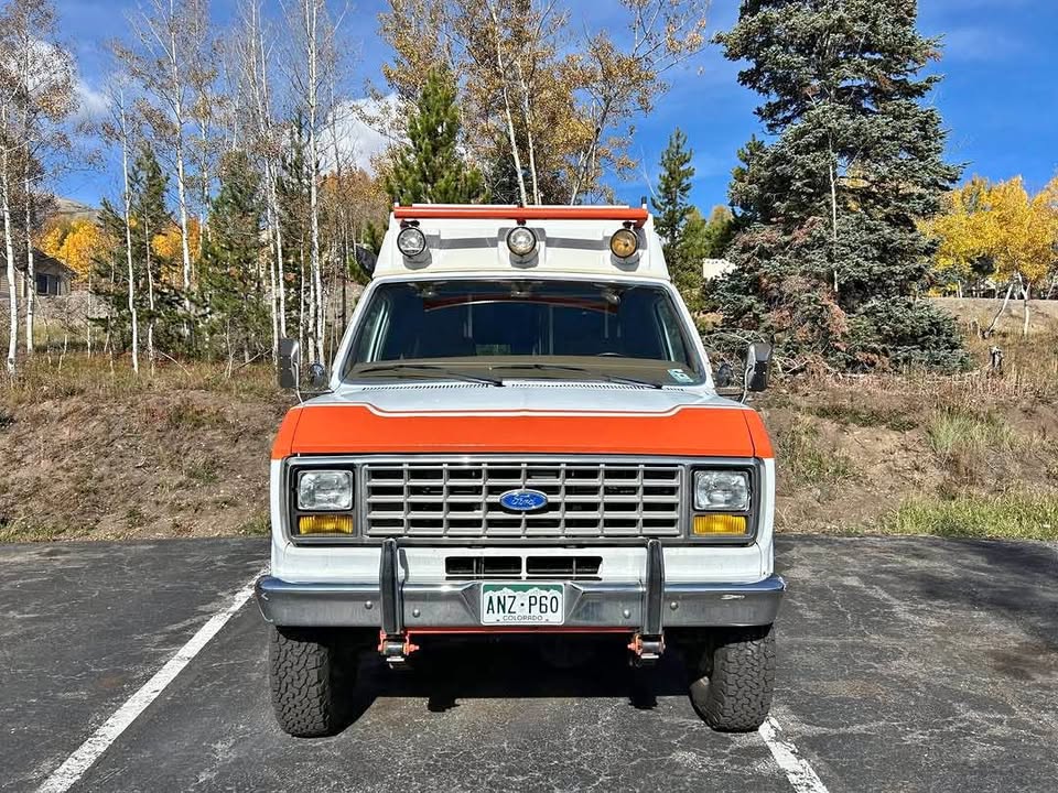 Ford-Econoline-1988