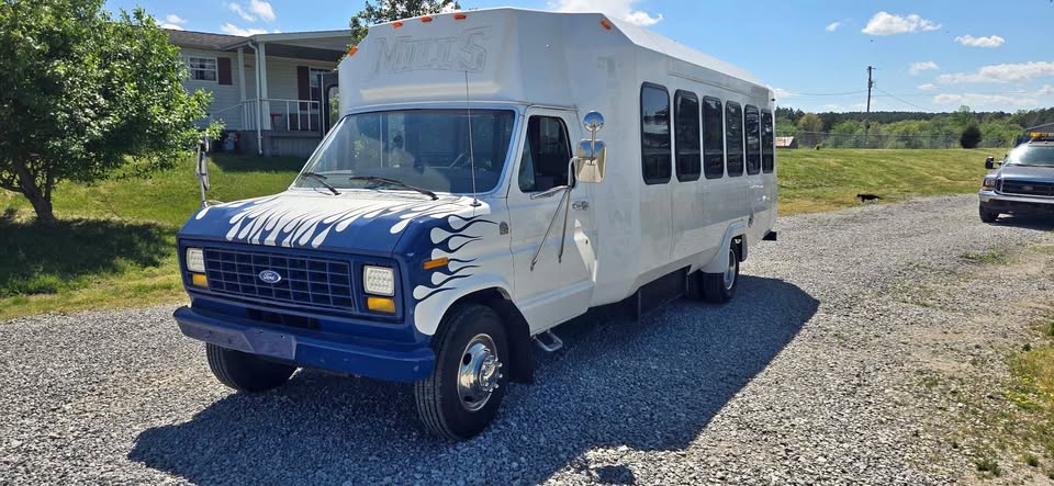 Ford-Econoline-1989