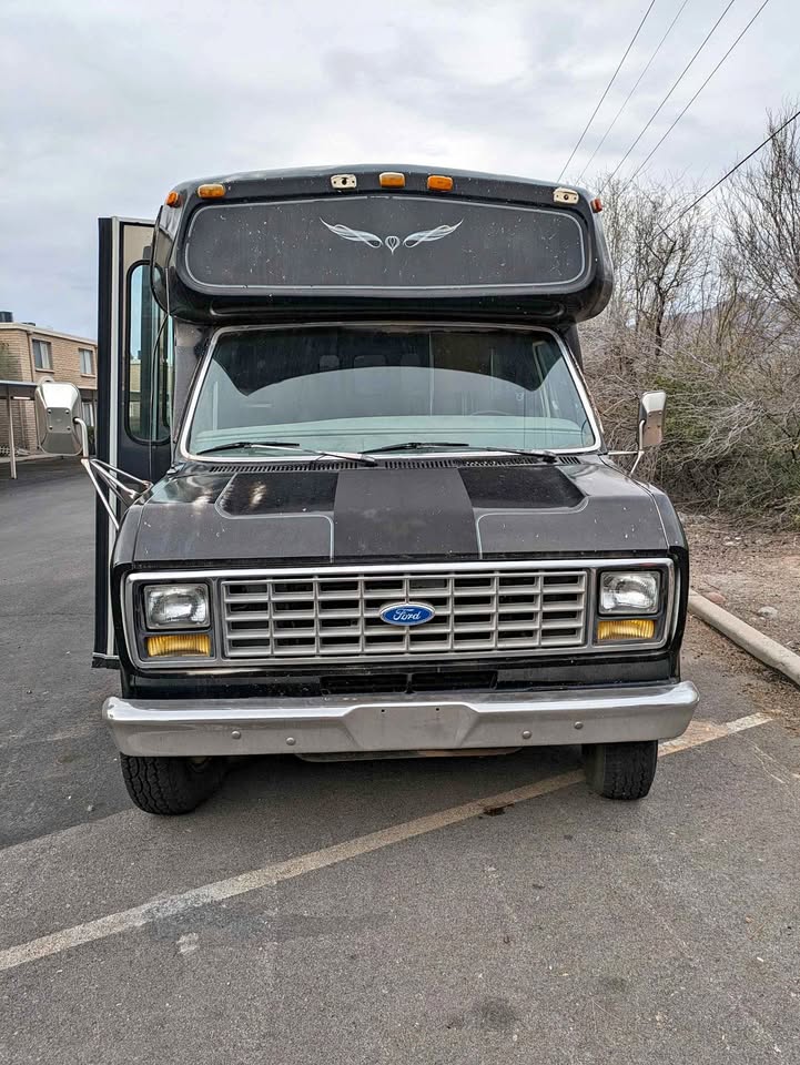 Ford-Econoline-1990