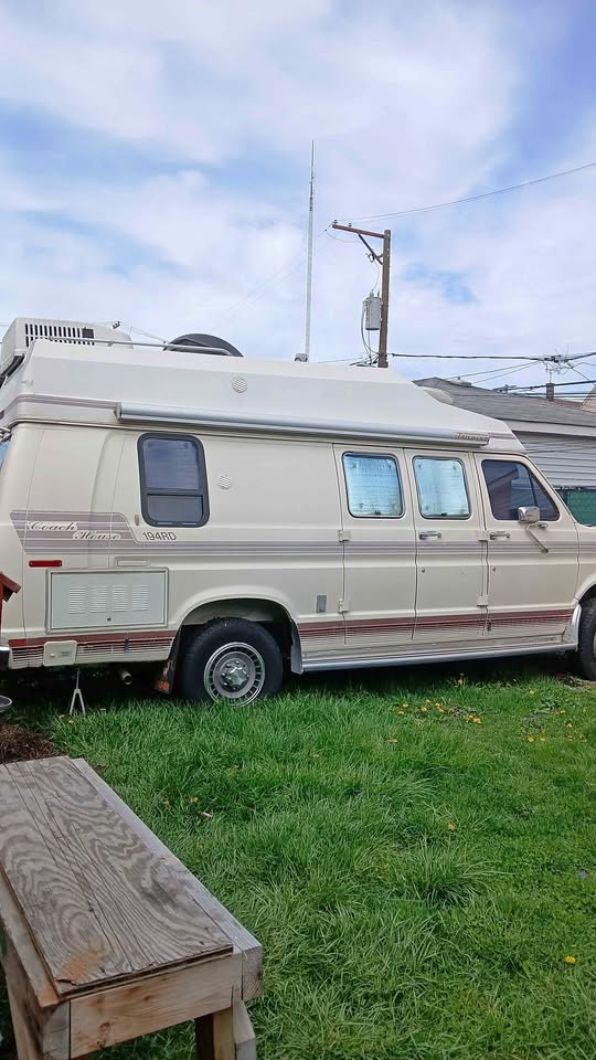 Ford-Econoline-1991