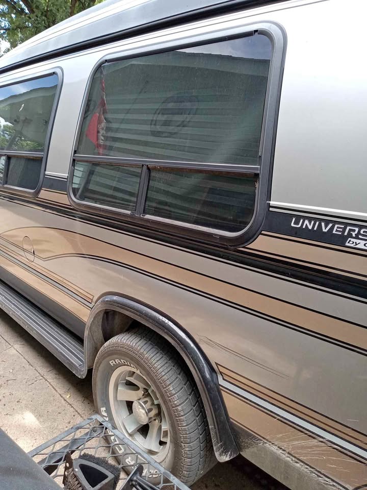 Ford-Econoline-1994