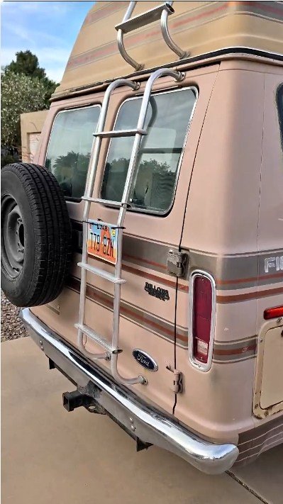 Ford-Econoline-250-1988