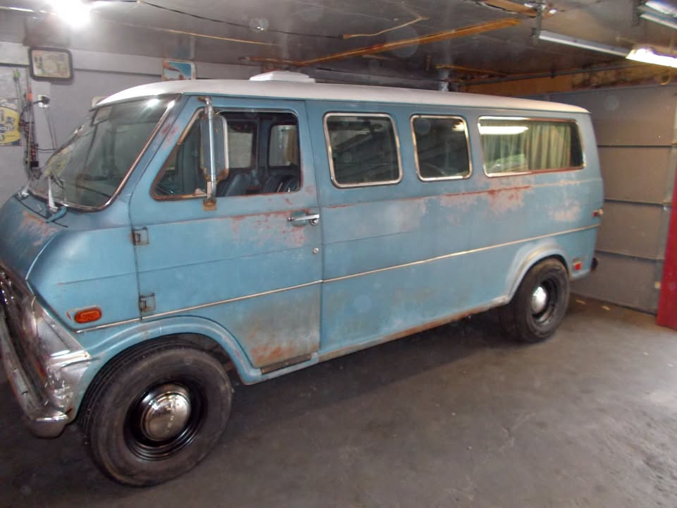 Ford-Econoline-club-wagon-1969