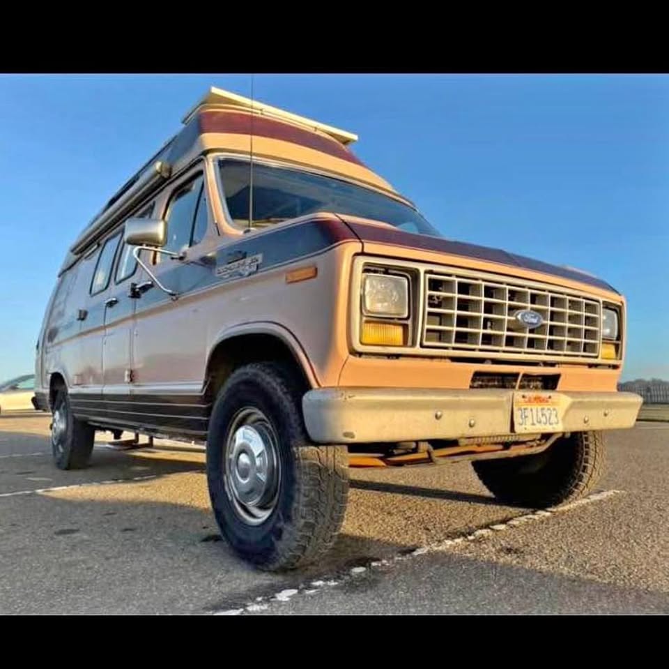 Ford-Econoline-e-350-camper-van-1987