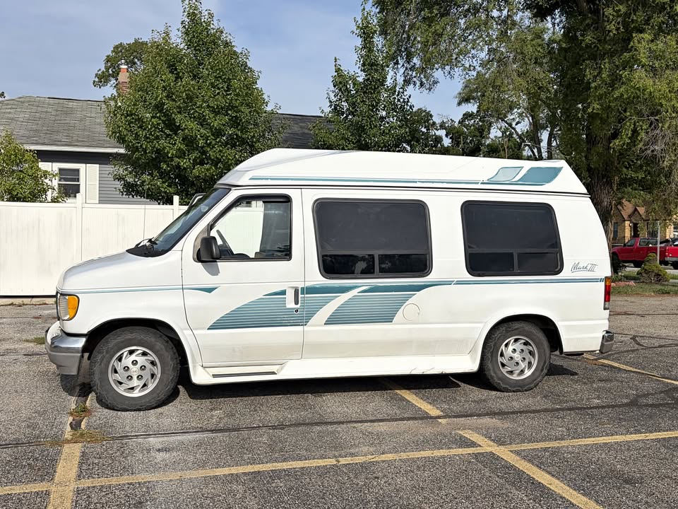 Ford-Econoline-e150-camper-conversion-1993
