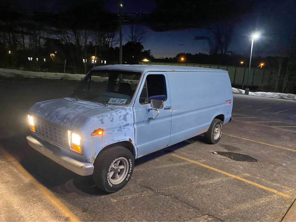 Ford-Econoline-e150-cargo-1981