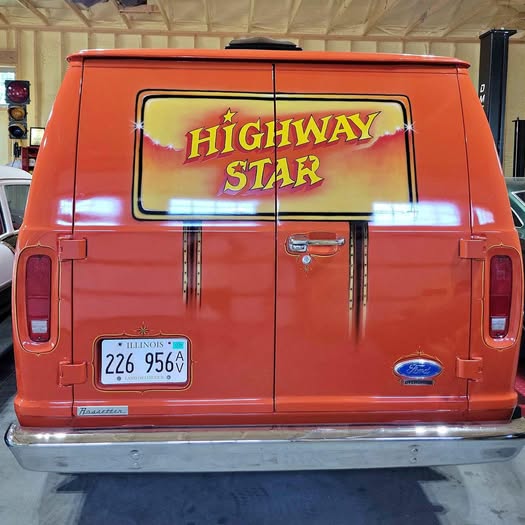 Ford-Econoline-e150-cargo-1983