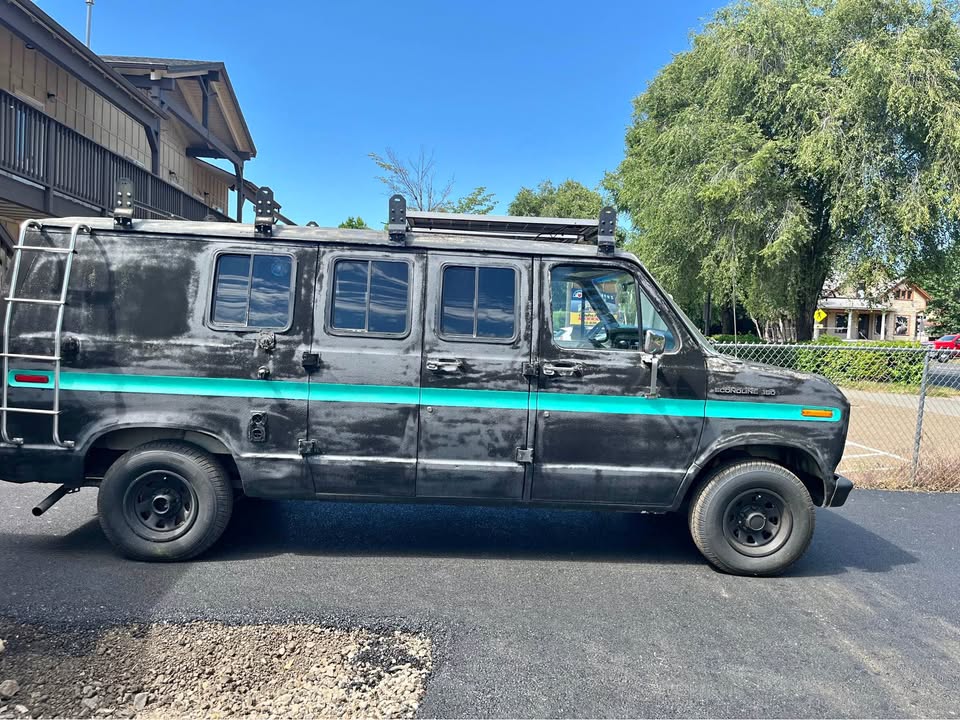 Ford-Econoline-e150-cargo-1989