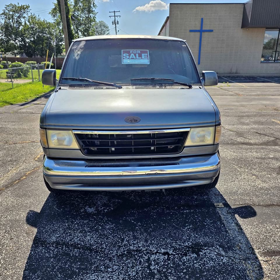 Ford-Econoline-e150-passenger-1992