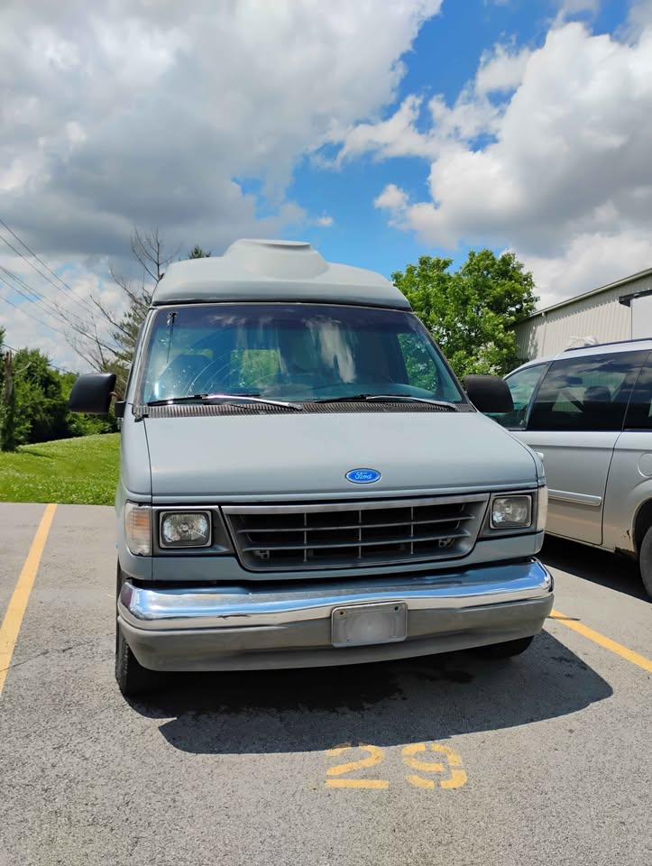 Ford-Econoline-e150-passenger-1993