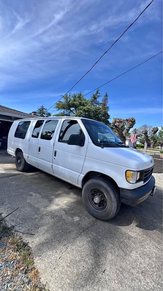 Ford-Econoline-e250-cargo-1993