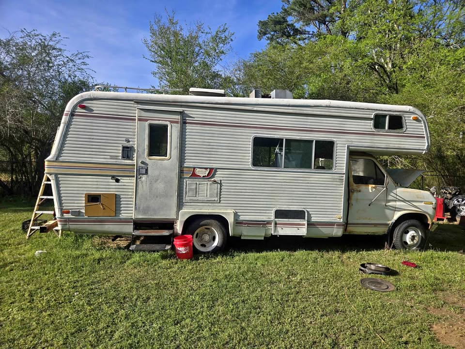 Ford-Econoline-e350-1978