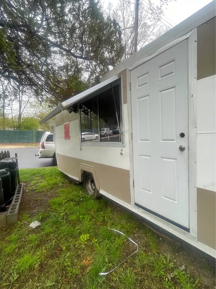 Ford-Econoline-e350-cargo-1987