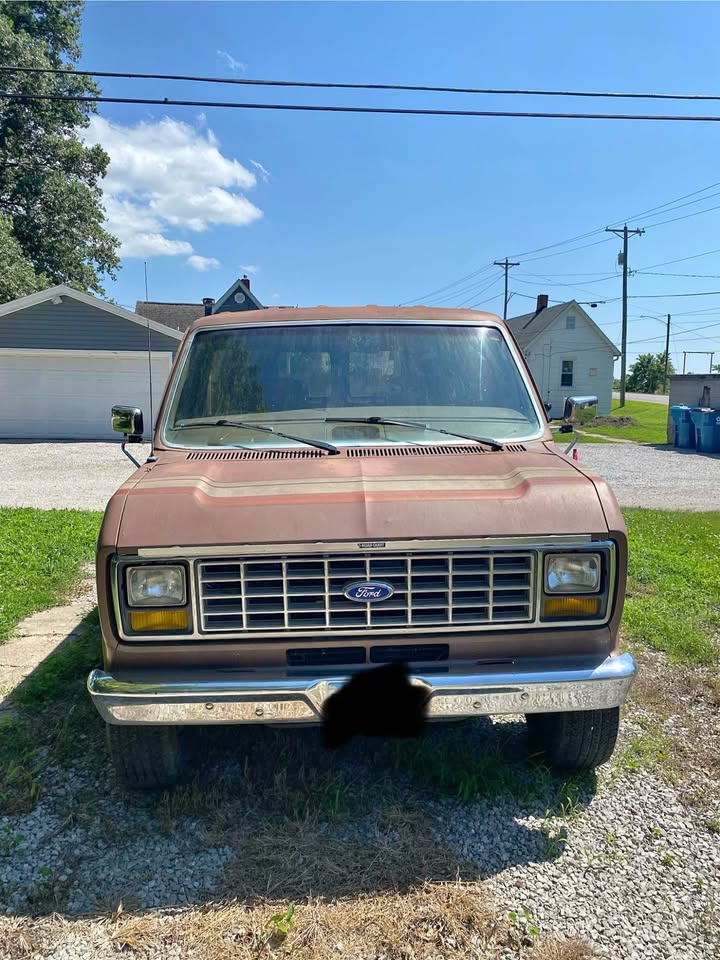 Ford-Econoline-e350-cargo-1988