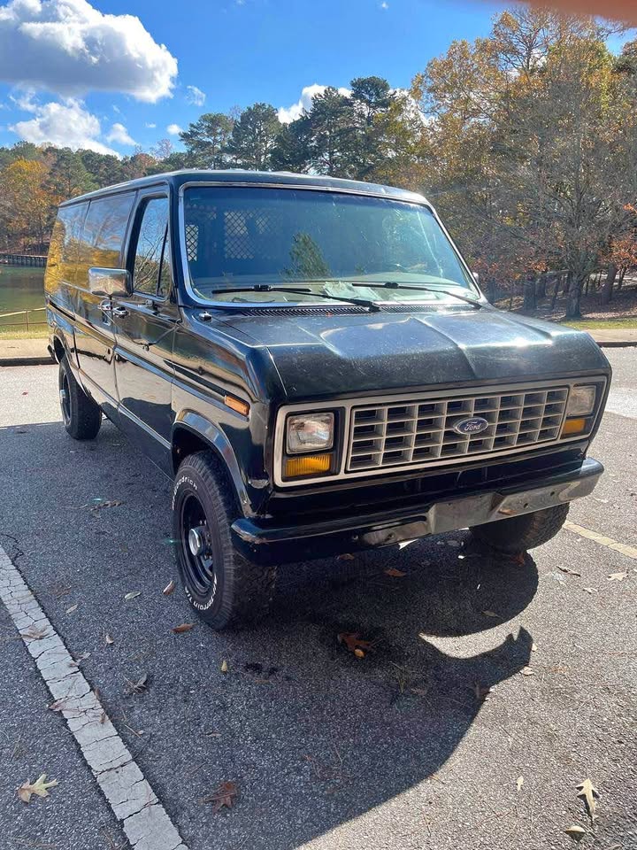 Ford-Econoline-e350-cargo-1988