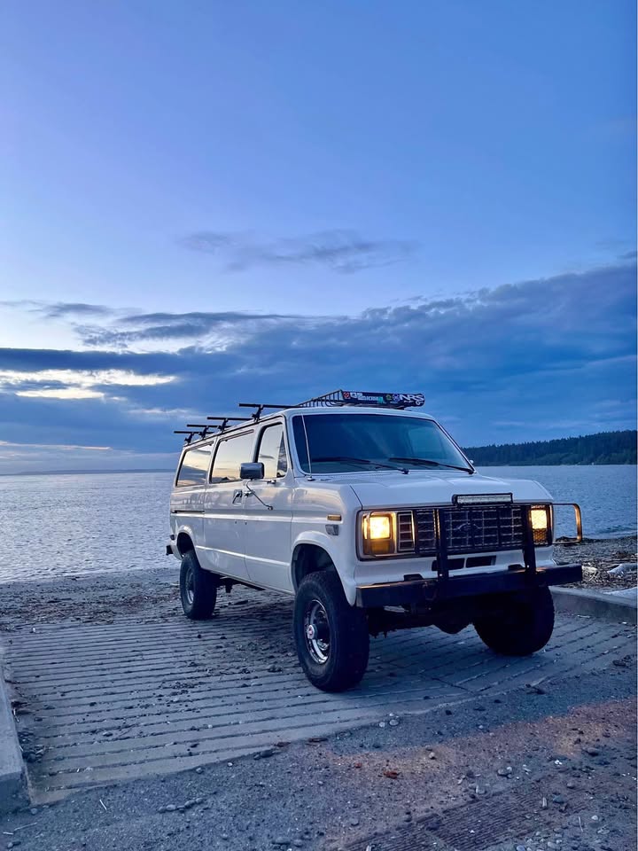Ford-Econoline-e350-cargo-1988