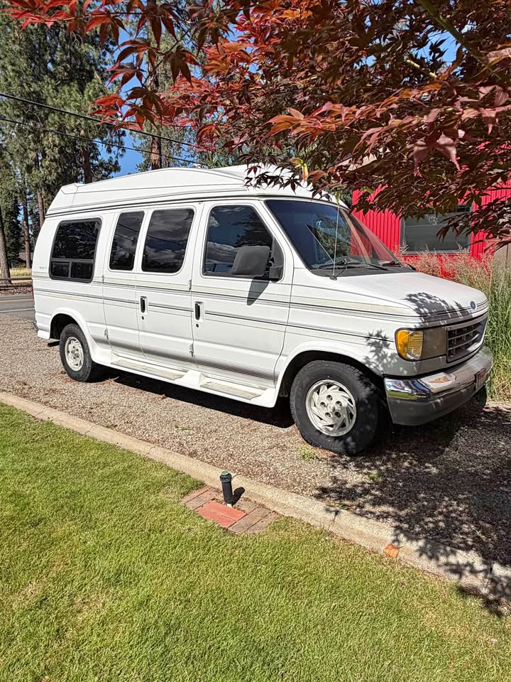 Ford-Econoline-e350-cargo-1992