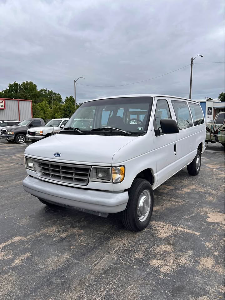 Ford-Econoline-e350-cargo-1994