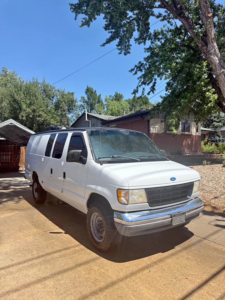 Ford-Econoline-e350-extended-1996