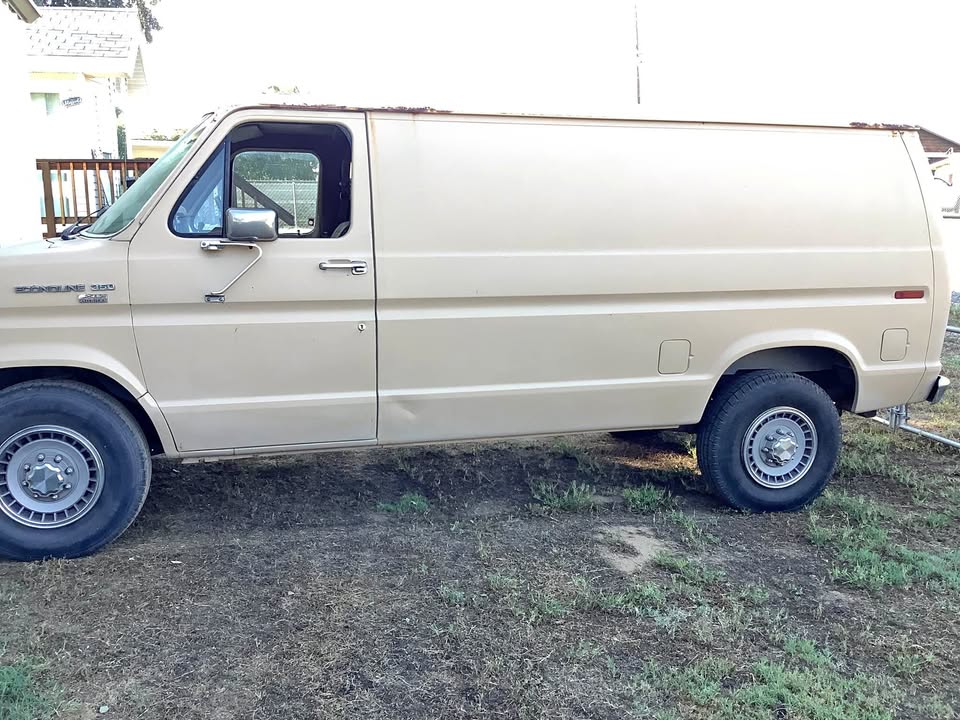 Ford-Econoline-e350-super-duty-cargo-1986