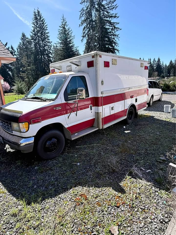 Ford-Econoline-e350-super-duty-cargo-1996
