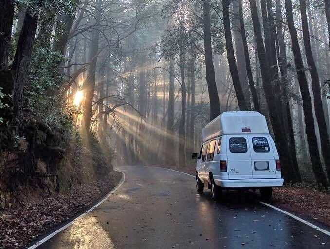 Ford-Econoline-e350-super-duty-passenger-1995