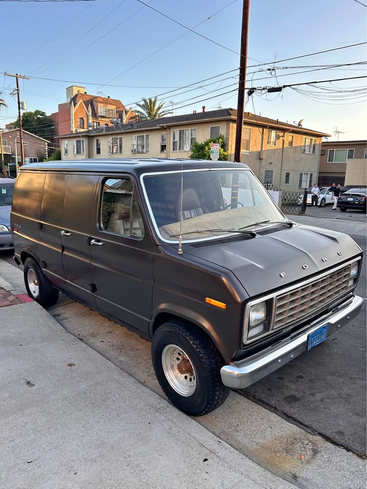 Ford-Econoline-f100-1981