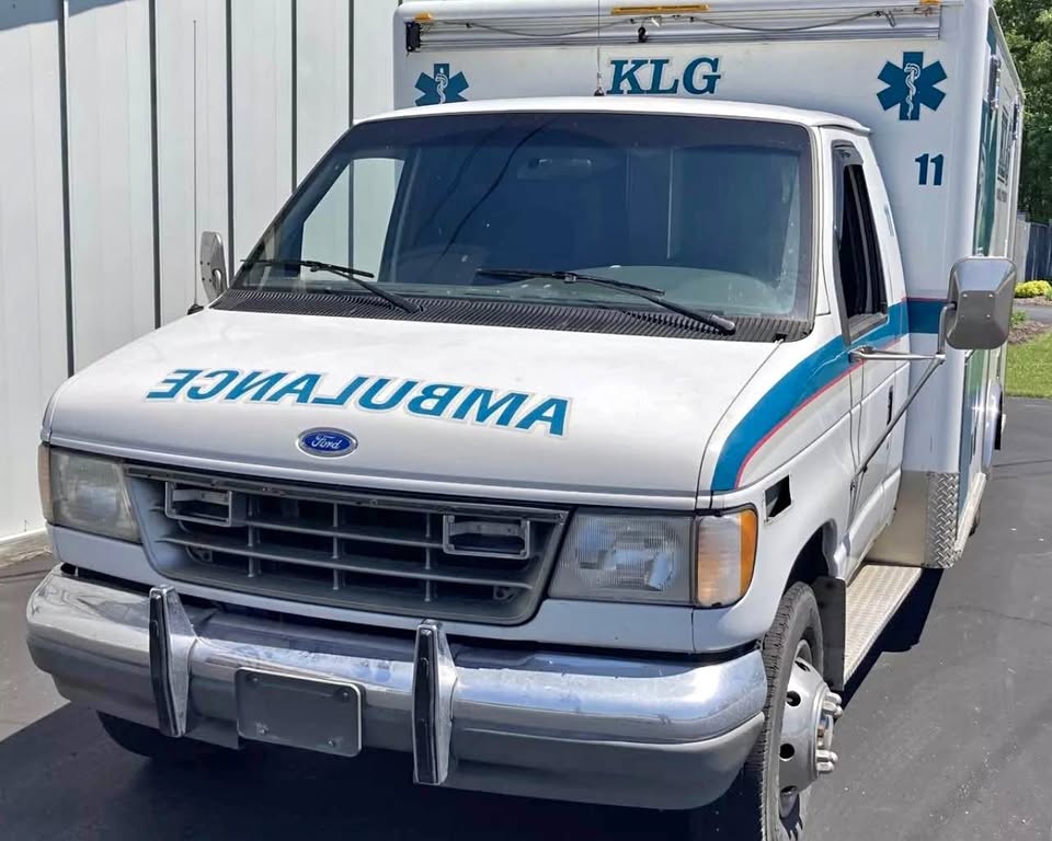 Ford-Econoline-van-1993