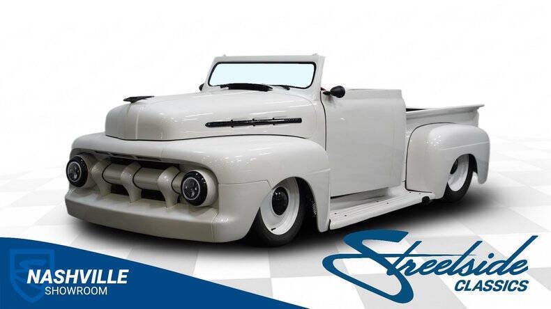 Ford-F-100-1952-White-Platinum-Metallic-Tri-Coat-Black