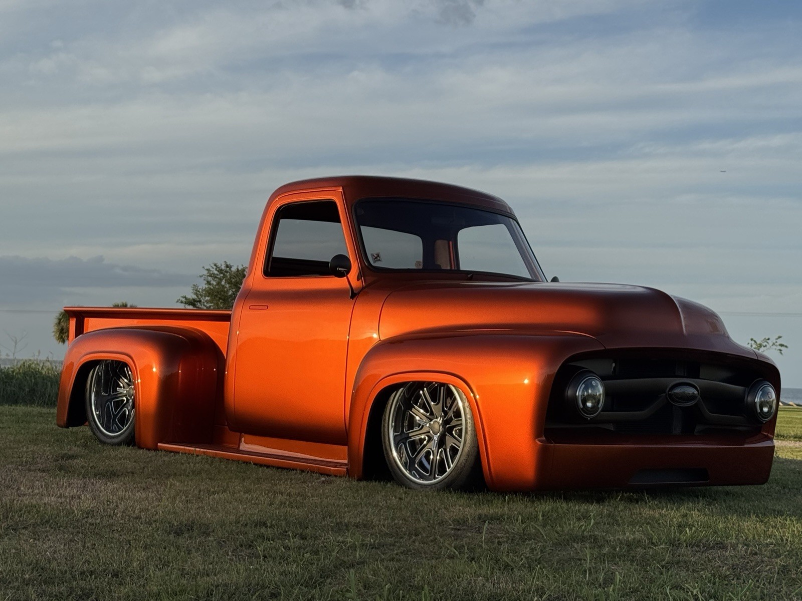 Ford-F-100-1955-Standard-Cab-Pickup-Brown