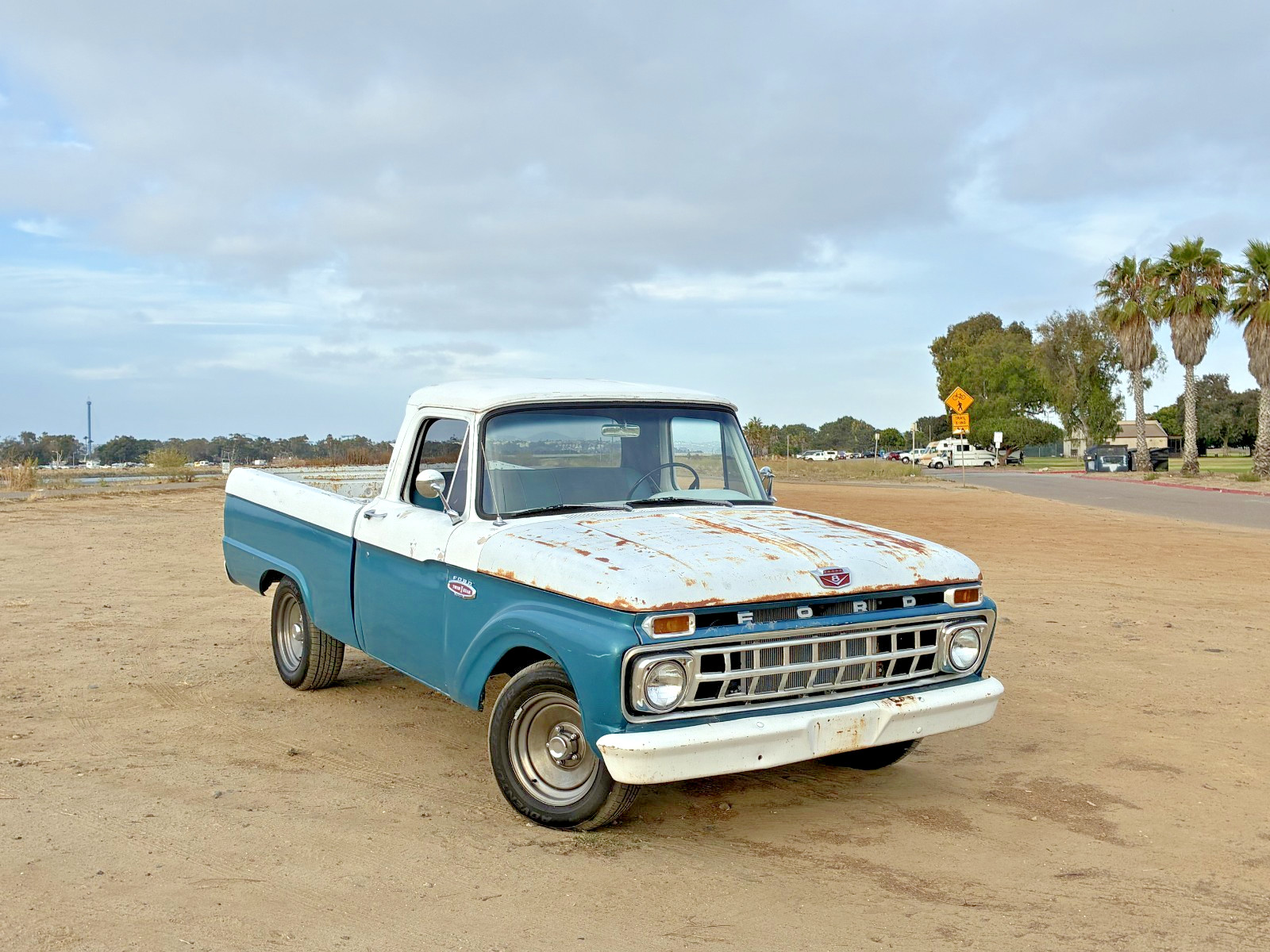 Ford-F-100-1965-Standard-Cab-Pickup