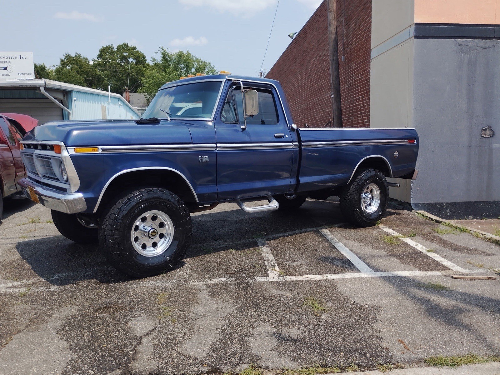 Ford-F-150-1976-Standard-Cab-Pickup-Black