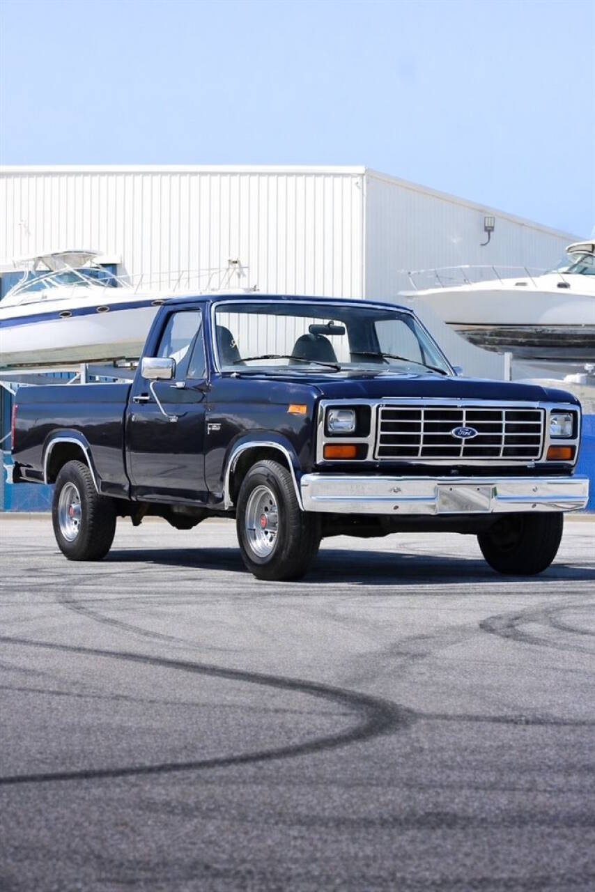 Ford-F-150-1984-Blue