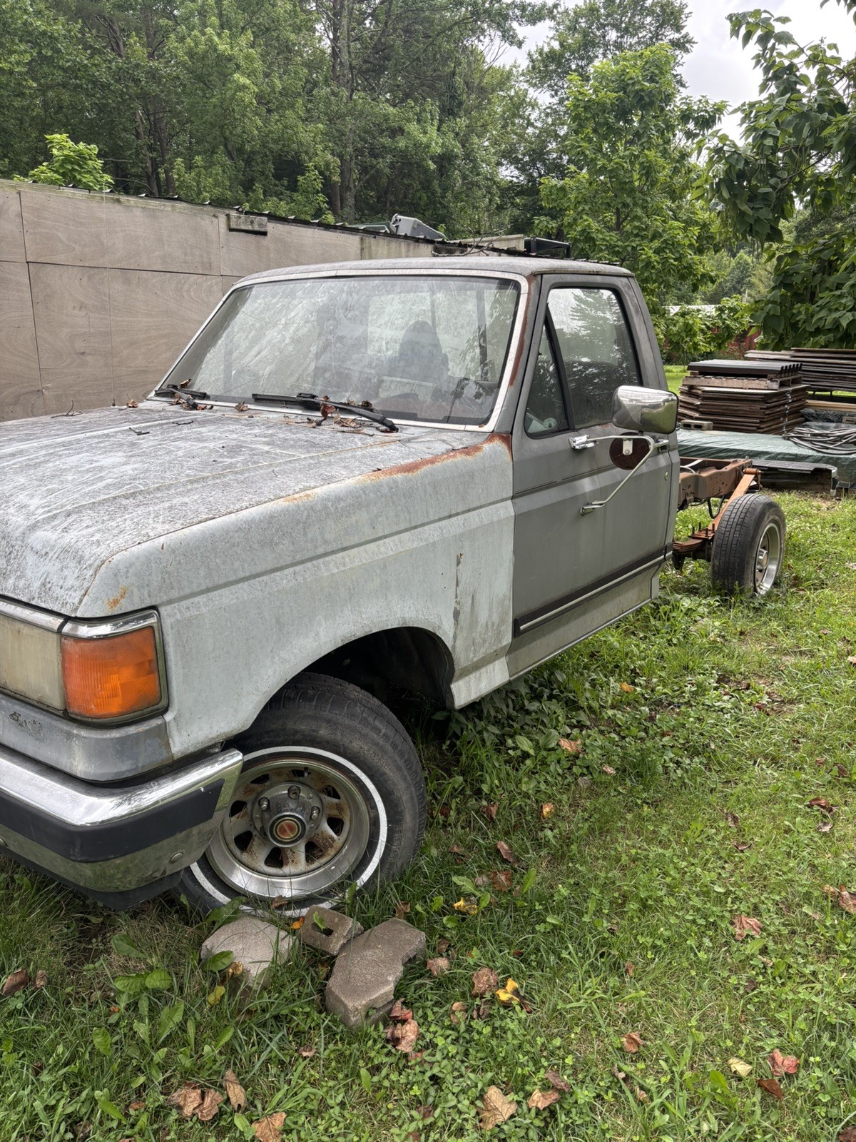 Ford-F-150-1987-Standard-Cab-Pickup-Red
