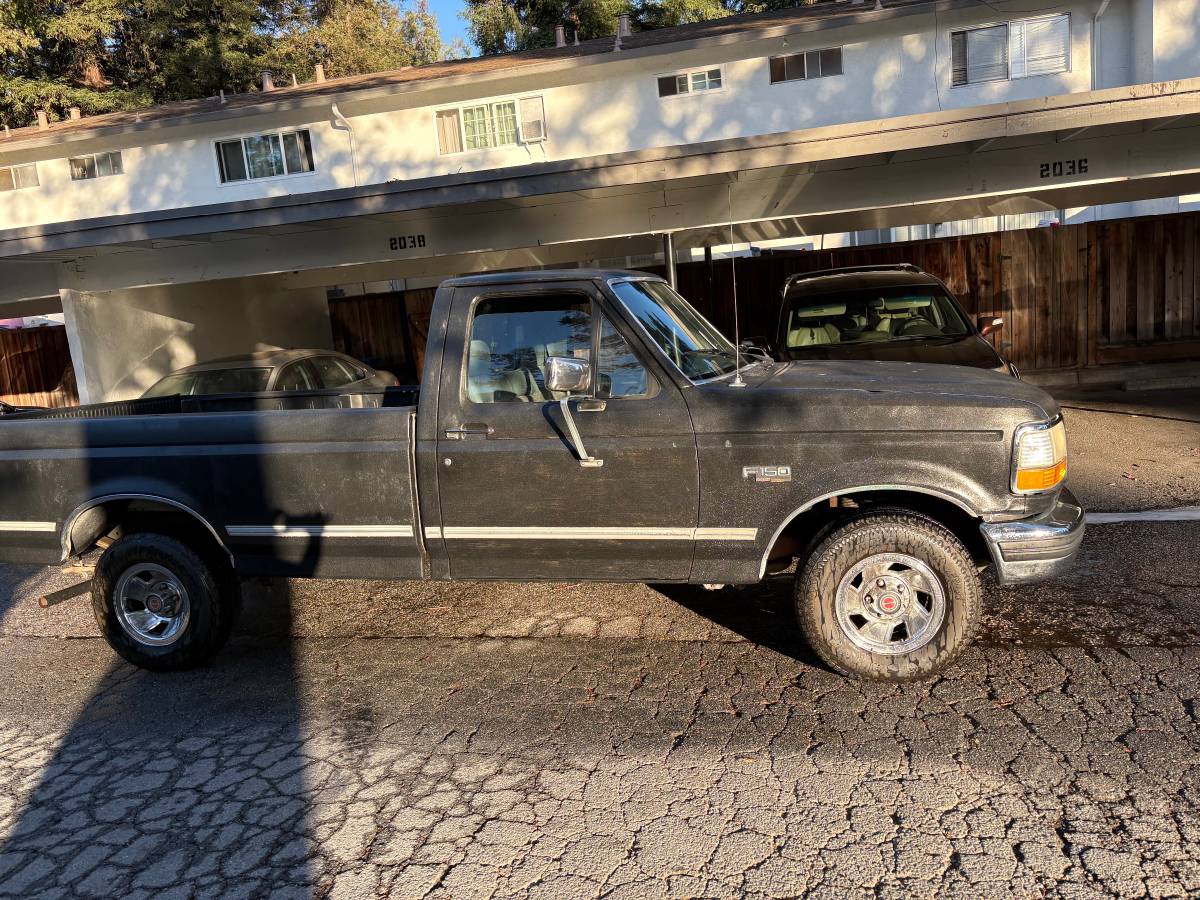 Ford-F-150-xlt-1992-black