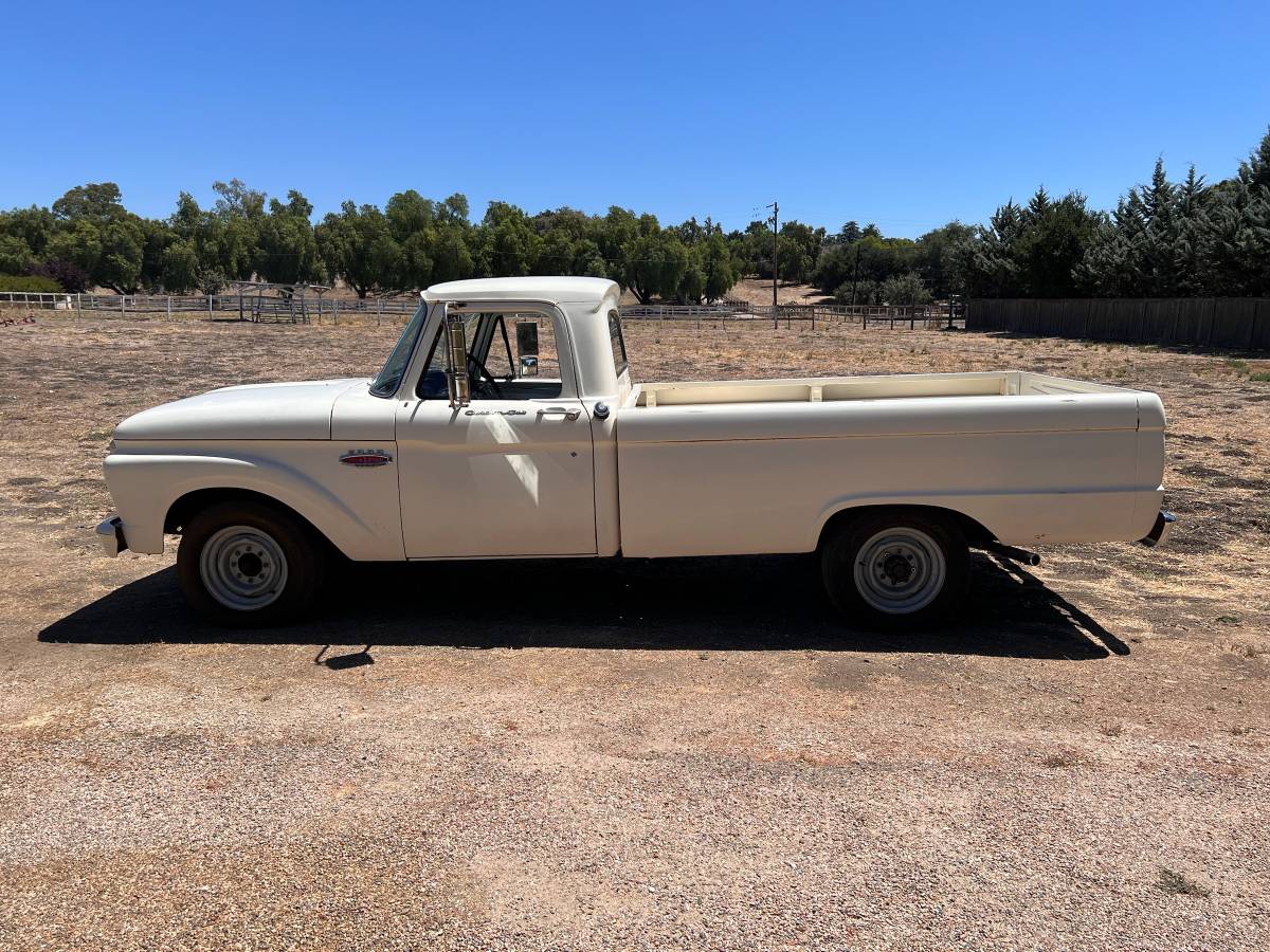 Ford-F-250-1966-white