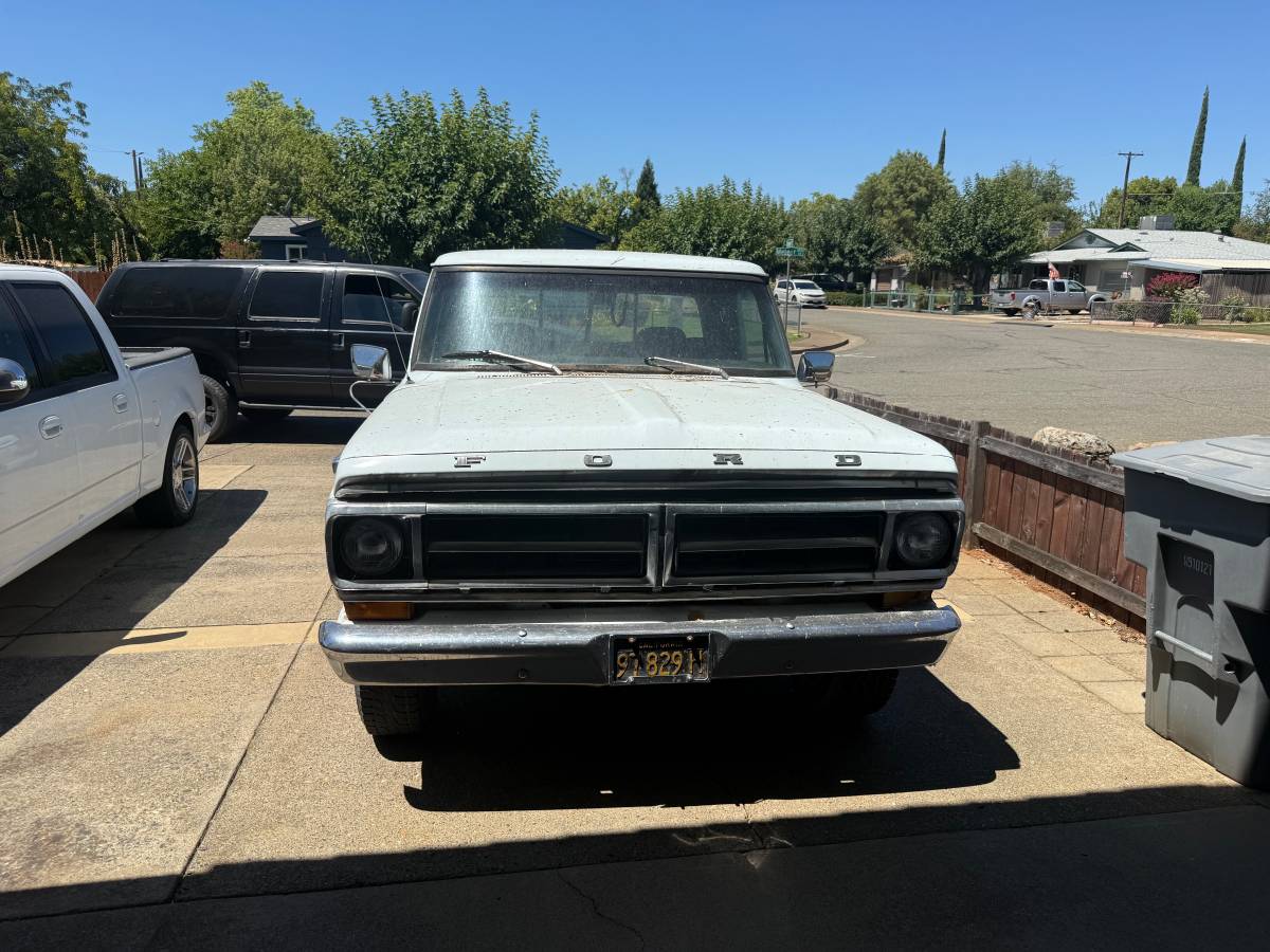 Ford-F-250-1971-blue