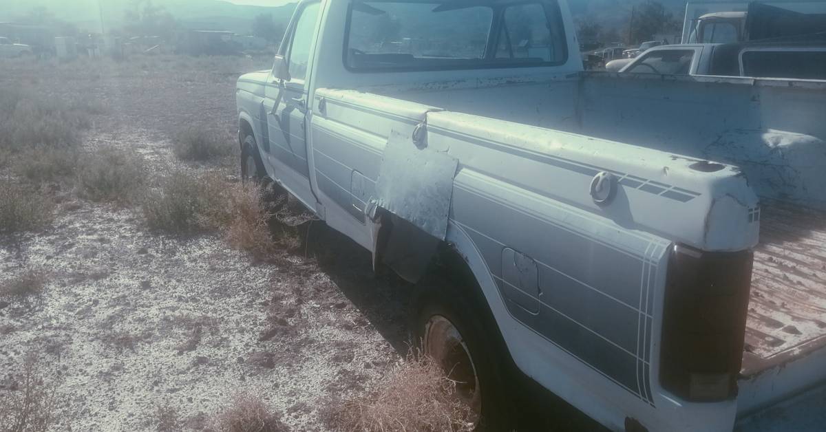 Ford-F-250-1984-white